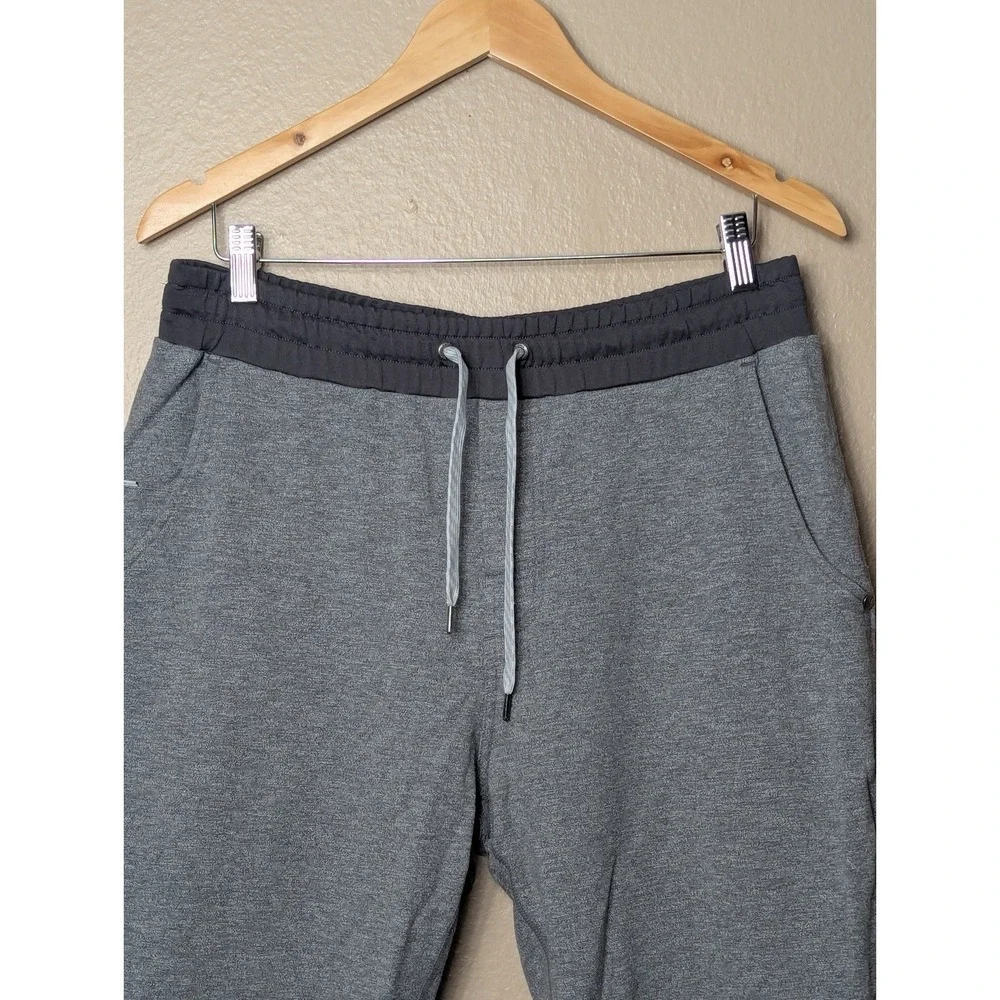 Vuori #greyjoggers rise styling—perfect